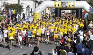 La edición 2013 fue con remeras amarillas. La del 2012 fue verde. Aún no se publicó que color será la del 2014.