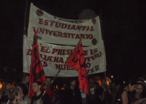 Marcha y actividades en la plaza por el 24 de marzo-Banderas+ FEU