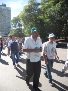 Oscar Muntes, Secretario General de ATE Uruguay, adhirió con su gremio a la movilización.