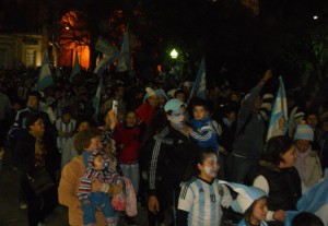 9 de julio- festejos de la gente por la Semifinal del Mundial 050