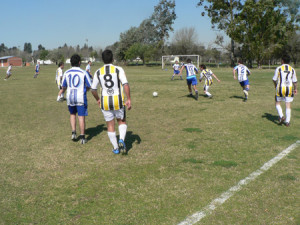 2010-club de profesionales+más equipos y predio (10)