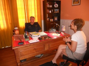 Verónica con con el Comisario Inspector, Marcos Antoniow