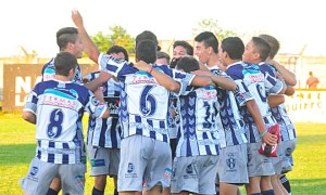 Atlético Uruguay-15 de noviembre de 2015