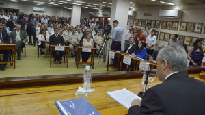 “Con el gobernador Gustavo Bordet queremos buscar un `acuerdo de cargas´. Estamos viendo el tema de la administración de la avenida de isla del puerto. Sabemos que es de jurisdicción provincial, que cuesta 610 mil pesos mensuales mantenerla" (Foto: Prensa de la Municipalidad)..