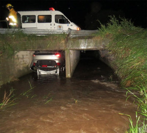 Demoraron varias horas en poder encontrar el auto con las víctimas. (Foto: Análisis Digital).