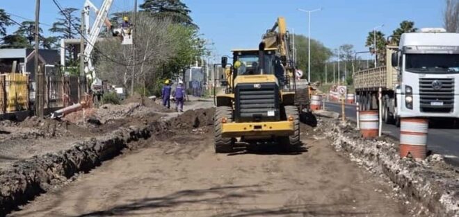 Ejecutan tendido eléctrico subterráneo hacia parques industriales - El Miércoles Digital