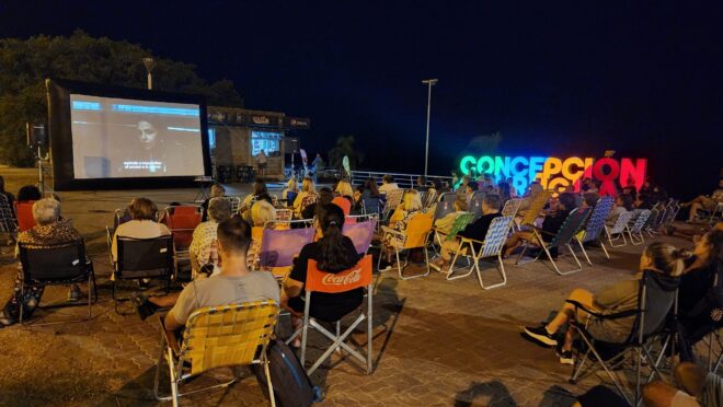 El Cine Bajo las Estrellas tuvo su noche en la Isla del Puerto - El Miércoles Digital