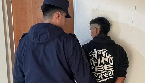 Se entregó el joven que se había fugado tras el violento episodio ocurrido en el barrio 100 viviendas - El Miércoles Digital