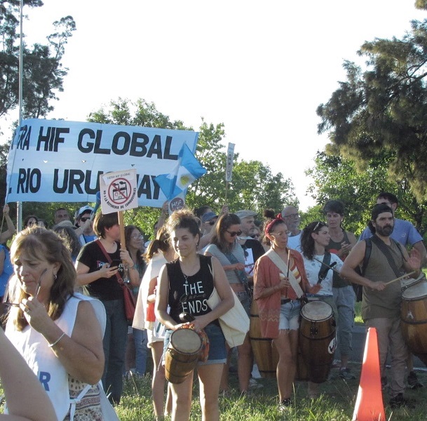 Cautela de vecinos de Colón ante señales confusas sobre el traslado de la refinería de HIF - El Miércoles Digital